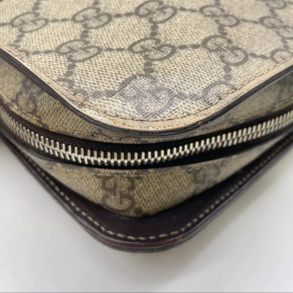 Authentic Gucci GG Vintage Suprime Brown ClutchBag